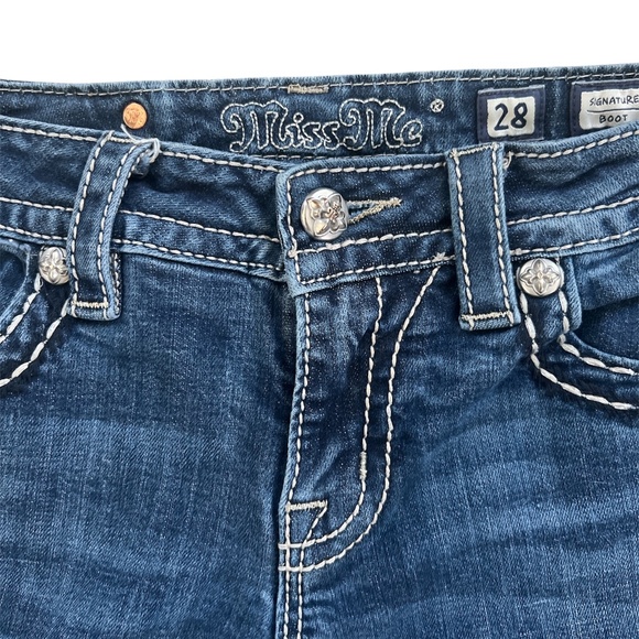 Miss Me Women's Rhinestone Signature Boot Jeans Size 28 - Picture 5 of 12